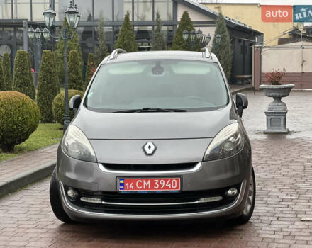 Серый Рено Гранд Сценик, объемом двигателя 1.6 л и пробегом 238 тыс. км за 9500 $, фото 14 на Automoto.ua