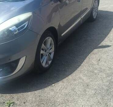 Сірий Рено Гранд Сценік, об'ємом двигуна 1.6 л та пробігом 237 тис. км за 7700 $, фото 8 на Automoto.ua