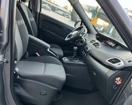 Сірий Рено Гранд Сценік, об'ємом двигуна 1.6 л та пробігом 238 тис. км за 8700 $, фото 26 на Automoto.ua