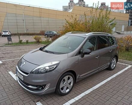 Серый Рено Гранд Сценик, объемом двигателя 1.6 л и пробегом 205 тыс. км за 10500 $, фото 1 на Automoto.ua