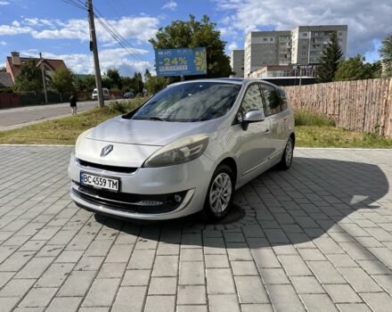 Серый Рено Гранд Сценик, объемом двигателя 1.5 л и пробегом 237 тыс. км за 9300 $, фото 1 на Automoto.ua