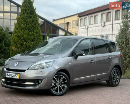 Серый Рено Гранд Сценик, объемом двигателя 2 л и пробегом 241 тыс. км за 10450 $, фото 19 на Automoto.ua