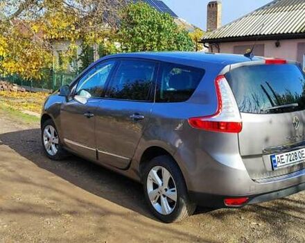 Сірий Рено Гранд Сценік, об'ємом двигуна 1.46 л та пробігом 250 тис. км за 8500 $, фото 48 на Automoto.ua