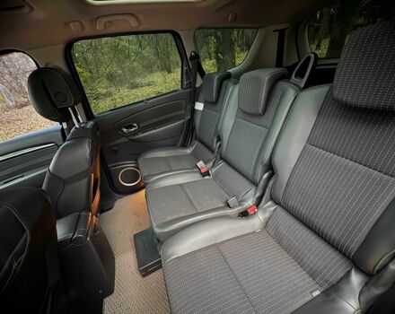 Серый Рено Гранд Сценик, объемом двигателя 1.4 л и пробегом 196 тыс. км за 7700 $, фото 12 на Automoto.ua