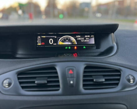 Сірий Рено Гранд Сценік, об'ємом двигуна 1.6 л та пробігом 238 тис. км за 8700 $, фото 54 на Automoto.ua