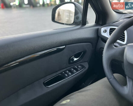 Серый Рено Гранд Сценик, объемом двигателя 1.6 л и пробегом 240 тыс. км за 7999 $, фото 56 на Automoto.ua