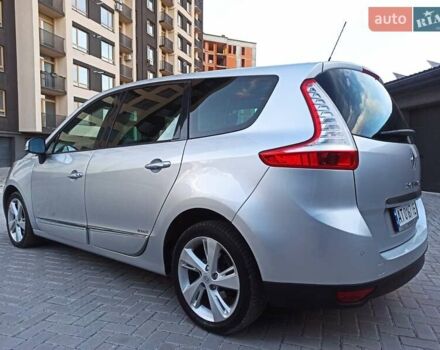 Серый Рено Гранд Сценик, объемом двигателя 1.6 л и пробегом 239 тыс. км за 8700 $, фото 32 на Automoto.ua