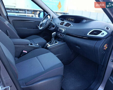 Серый Рено Гранд Сценик, объемом двигателя 1.5 л и пробегом 233 тыс. км за 9200 $, фото 27 на Automoto.ua