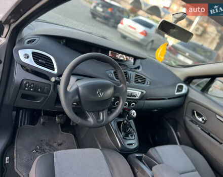 Серый Рено Гранд Сценик, объемом двигателя 1.6 л и пробегом 240 тыс. км за 7999 $, фото 45 на Automoto.ua