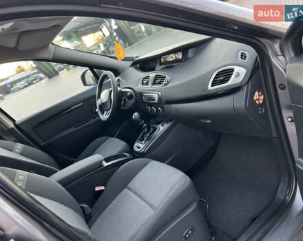 Сірий Рено Гранд Сценік, об'ємом двигуна 1.6 л та пробігом 238 тис. км за 8700 $, фото 29 на Automoto.ua