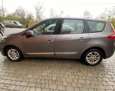 Серый Рено Гранд Сценик, объемом двигателя 1.6 л и пробегом 217 тыс. км за 8200 $, фото 2 на Automoto.ua