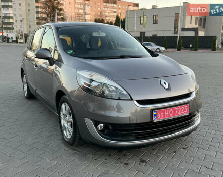 Серый Рено Гранд Сценик, объемом двигателя 1.6 л и пробегом 240 тыс. км за 7999 $, фото 2 на Automoto.ua