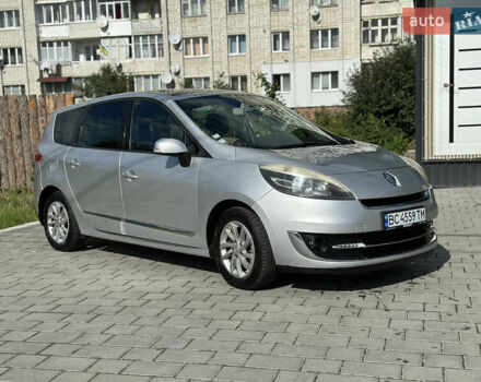 Серый Рено Гранд Сценик, объемом двигателя 1.46 л и пробегом 238 тыс. км за 8500 $, фото 9 на Automoto.ua