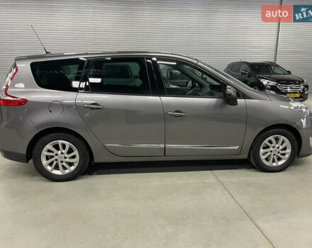 Серый Рено Гранд Сценик, объемом двигателя 1.6 л и пробегом 242 тыс. км за 8990 $, фото 66 на Automoto.ua