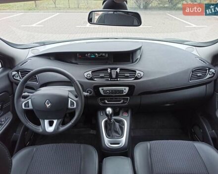 Серый Рено Гранд Сценик, объемом двигателя 1.6 л и пробегом 205 тыс. км за 10500 $, фото 7 на Automoto.ua