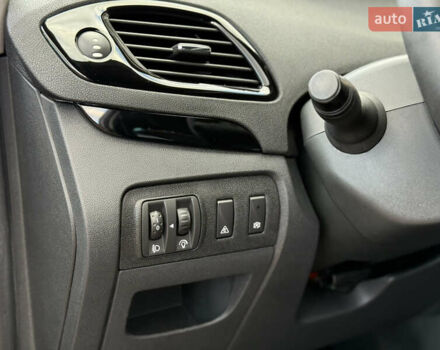 Рено Гранд Сценик 2012 в Стрые на Automoto.ua Серый Рено Гранд Сценик, объемом двигателя 1.5 л и пробегом 239 тыс. км за 9350 $, фото 41 на Automoto.ua