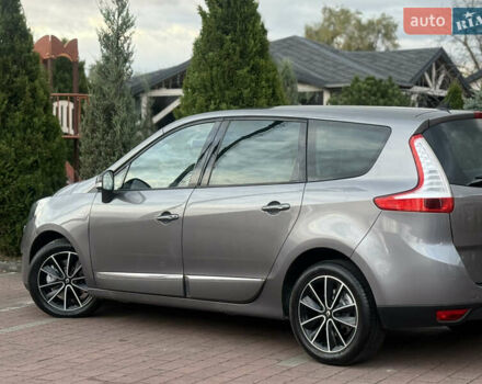 Серый Рено Гранд Сценик, объемом двигателя 2 л и пробегом 241 тыс. км за 10950 $, фото 29 на Automoto.ua