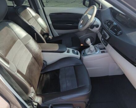 Серый Рено Гранд Сценик, объемом двигателя 1.5 л и пробегом 309 тыс. км за 8750 $, фото 12 на Automoto.ua