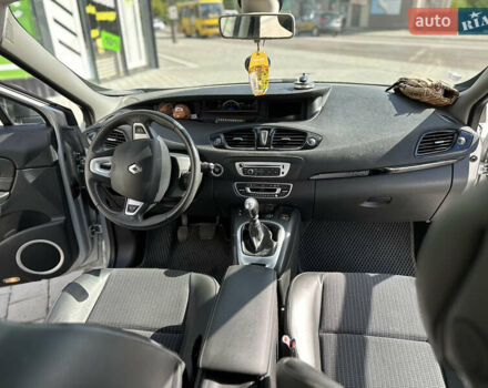 Серый Рено Гранд Сценик, объемом двигателя 1.46 л и пробегом 238 тыс. км за 8500 $, фото 13 на Automoto.ua