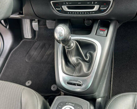 Серый Рено Гранд Сценик, объемом двигателя 1.6 л и пробегом 226 тыс. км за 8800 $, фото 14 на Automoto.ua