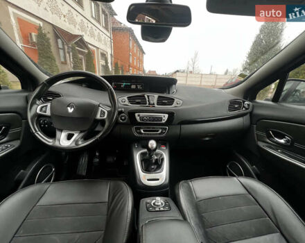 Серый Рено Гранд Сценик, объемом двигателя 1.6 л и пробегом 238 тыс. км за 9500 $, фото 2 на Automoto.ua