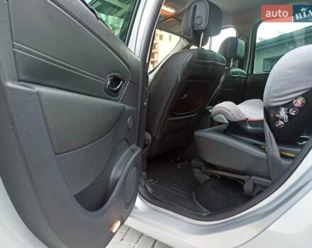 Серый Рено Гранд Сценик, объемом двигателя 1.6 л и пробегом 239 тыс. км за 8700 $, фото 74 на Automoto.ua