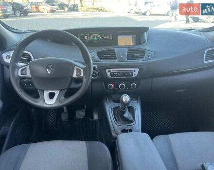 Серый Рено Гранд Сценик, объемом двигателя 1.5 л и пробегом 272 тыс. км за 8000 $, фото 10 на Automoto.ua