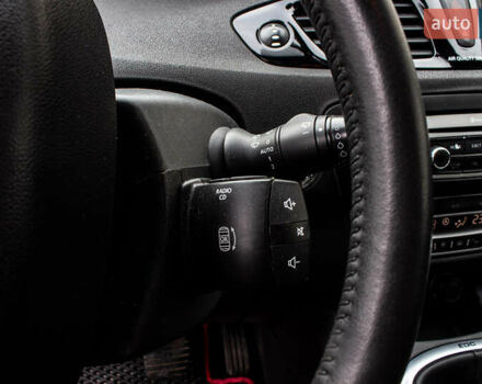 Серый Рено Гранд Сценик, объемом двигателя 1.46 л и пробегом 344 тыс. км за 7900 $, фото 32 на Automoto.ua