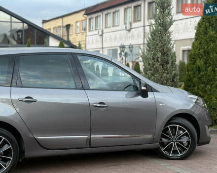 Серый Рено Гранд Сценик, объемом двигателя 2 л и пробегом 241 тыс. км за 10950 $, фото 34 на Automoto.ua