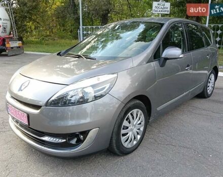 Сірий Рено Гранд Сценік, об'ємом двигуна 1.6 л та пробігом 221 тис. км за 8800 $, фото 11 на Automoto.ua