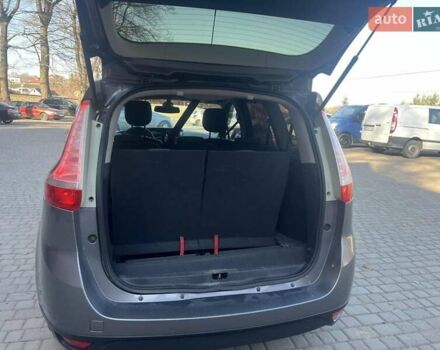 Серый Рено Гранд Сценик, объемом двигателя 1.5 л и пробегом 272 тыс. км за 8000 $, фото 9 на Automoto.ua