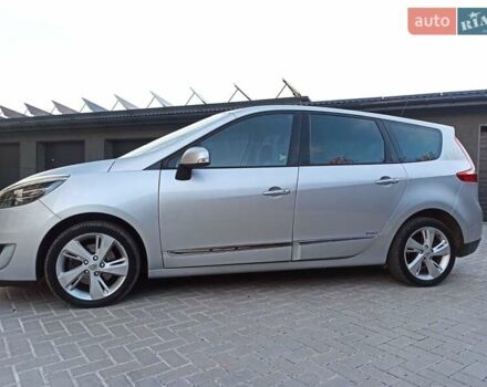 Серый Рено Гранд Сценик, объемом двигателя 1.6 л и пробегом 239 тыс. км за 8700 $, фото 7 на Automoto.ua