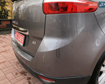 Серый Рено Гранд Сценик, объемом двигателя 2 л и пробегом 197 тыс. км за 10700 $, фото 25 на Automoto.ua