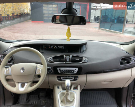 Серый Рено Гранд Сценик, объемом двигателя 2 л и пробегом 197 тыс. км за 10700 $, фото 44 на Automoto.ua