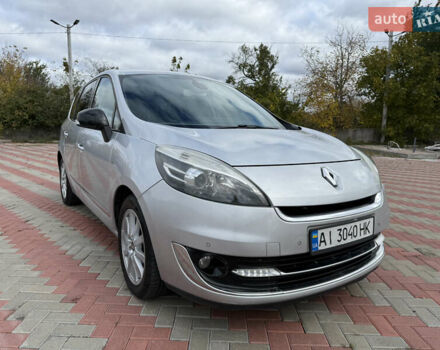 Серый Рено Гранд Сценик, объемом двигателя 2 л и пробегом 187 тыс. км за 8750 $, фото 5 на Automoto.ua