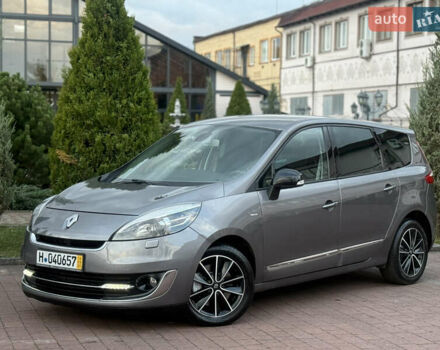 Серый Рено Гранд Сценик, объемом двигателя 2 л и пробегом 241 тыс. км за 10950 $, фото 19 на Automoto.ua