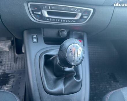 Серый Рено Гранд Сценик, объемом двигателя 1.5 л и пробегом 281 тыс. км за 9740 $, фото 17 на Automoto.ua
