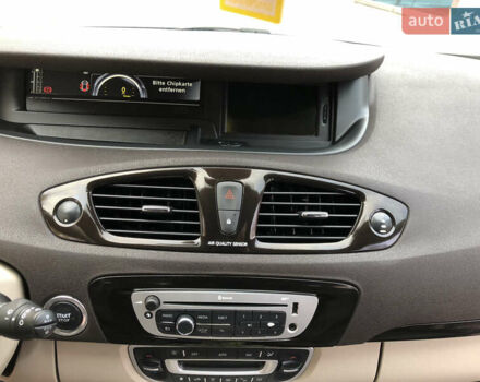 Серый Рено Гранд Сценик, объемом двигателя 2 л и пробегом 197 тыс. км за 10700 $, фото 55 на Automoto.ua