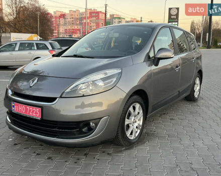 Сірий Рено Гранд Сценік, об'ємом двигуна 1.6 л та пробігом 238 тис. км за 8700 $, фото 5 на Automoto.ua