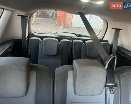 Серый Рено Гранд Сценик, объемом двигателя 1.5 л и пробегом 272 тыс. км за 8000 $, фото 14 на Automoto.ua