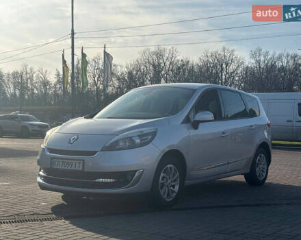 Серый Рено Гранд Сценик, объемом двигателя 1.46 л и пробегом 272 тыс. км за 8999 $, фото 4 на Automoto.ua