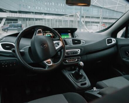 Сірий Рено Гранд Сценік, об'ємом двигуна 1.5 л та пробігом 281 тис. км за 9400 $, фото 4 на Automoto.ua