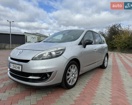 Серый Рено Гранд Сценик, объемом двигателя 2 л и пробегом 187 тыс. км за 8750 $, фото 1 на Automoto.ua