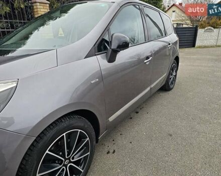 Серый Рено Гранд Сценик, объемом двигателя 1.6 л и пробегом 217 тыс. км за 8900 $, фото 11 на Automoto.ua