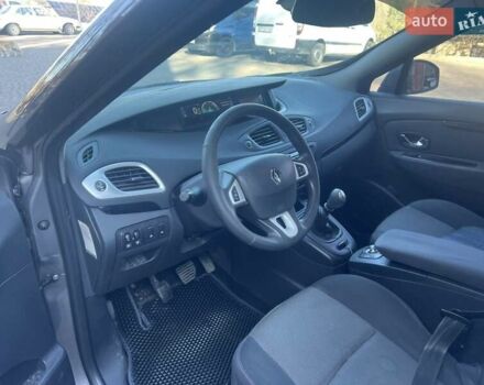 Серый Рено Гранд Сценик, объемом двигателя 1.5 л и пробегом 272 тыс. км за 8000 $, фото 11 на Automoto.ua