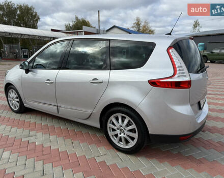 Серый Рено Гранд Сценик, объемом двигателя 2 л и пробегом 187 тыс. км за 8750 $, фото 15 на Automoto.ua