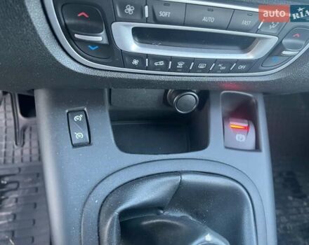 Серый Рено Гранд Сценик, объемом двигателя 1.5 л и пробегом 281 тыс. км за 9740 $, фото 19 на Automoto.ua