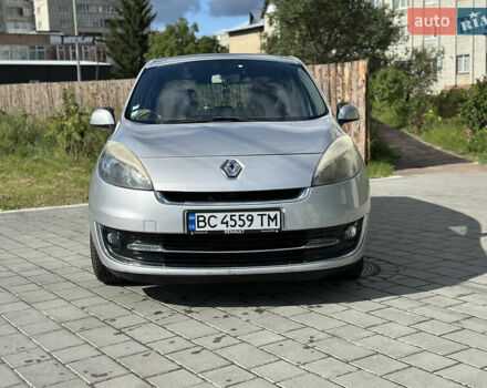 Серый Рено Гранд Сценик, объемом двигателя 1.46 л и пробегом 238 тыс. км за 8500 $, фото 3 на Automoto.ua