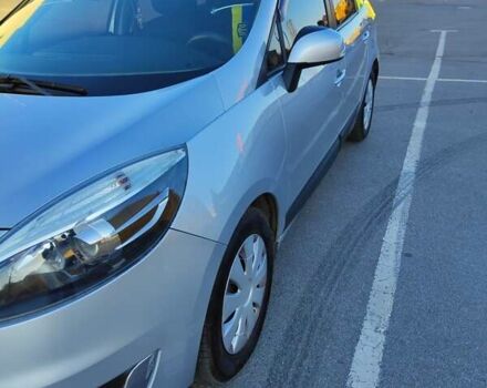 Сірий Рено Гранд Сценік, об'ємом двигуна 1.5 л та пробігом 290 тис. км за 7850 $, фото 1 на Automoto.ua