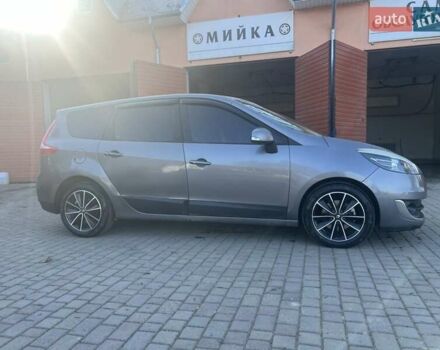 Серый Рено Гранд Сценик, объемом двигателя 1.5 л и пробегом 272 тыс. км за 8000 $, фото 3 на Automoto.ua